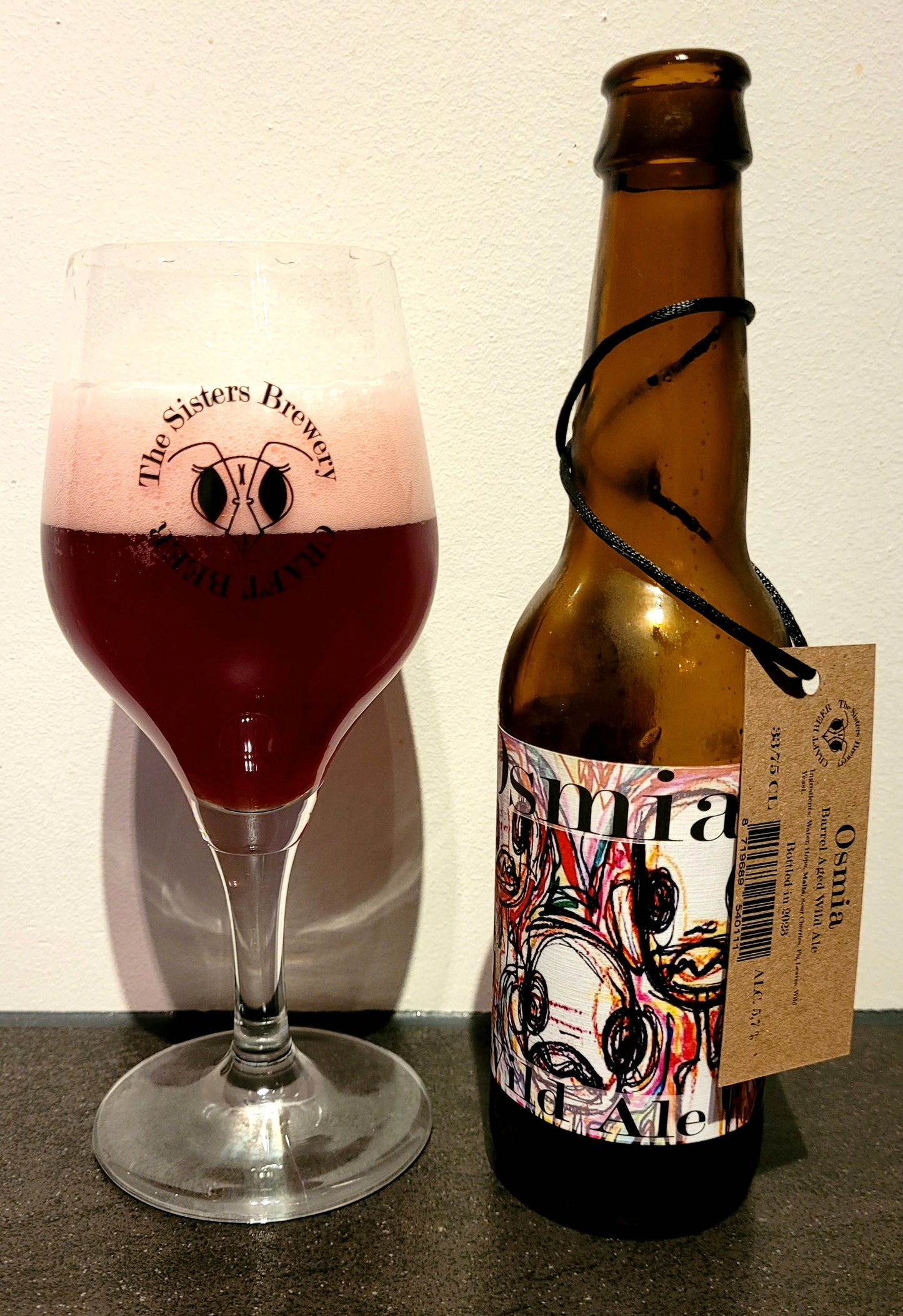 Osmia, Barrel Aged Wild Ale met Zure Kersen en Vijgenblad